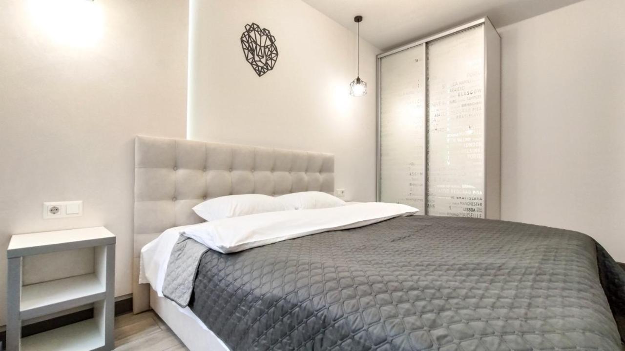 Petrovdom 52,67,205,213 In Smart Apartments In New York Concept House เคียฟ ภายนอก รูปภาพ